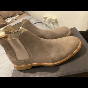New Banana Republic Gray Suede Chelsea Boots